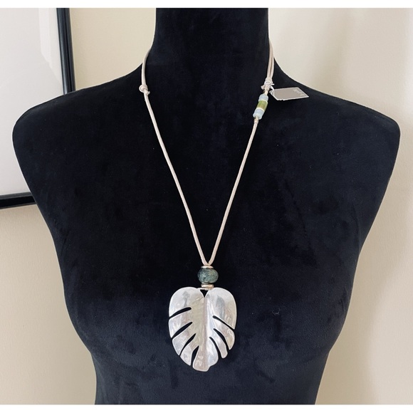 NEW NWT J. Jill Adjustable Cord Beaded Silver Leaf Pendant Necklace $39 Retail - Picture 3 of 3